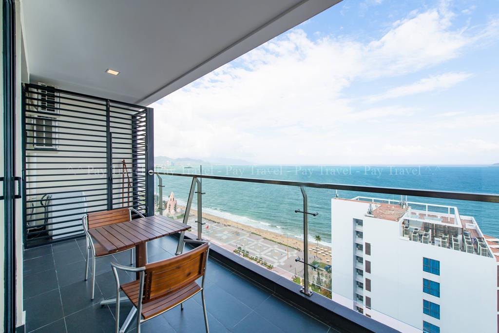 EXECUTIVE 1 BEDROOM WITH SEAVIEW (8)